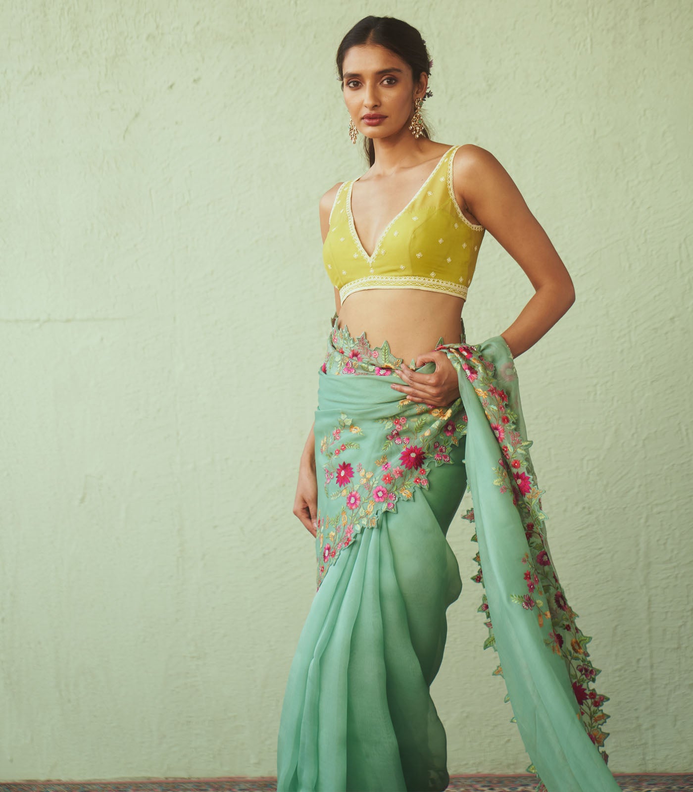 Multi thread work saree set