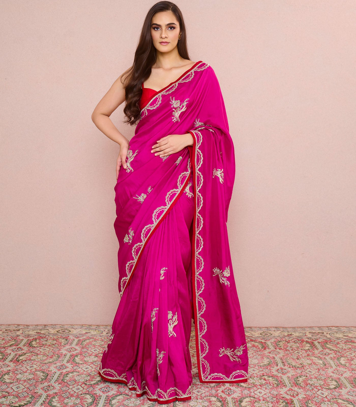 MAJENTA FLOWER BUTTA SCALLOP BORDER SRAEE SET